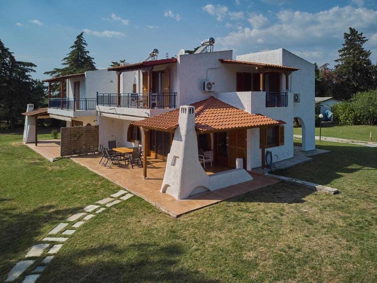 Summerday Villa Private Beach Nea Iraklia Exterior photo